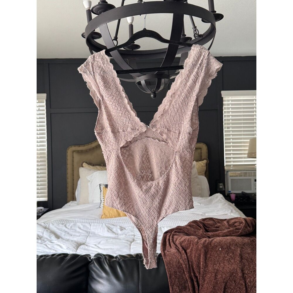 Free People Intimately Blush geometric Lace Bodysuit Deep V Neck Boho Romantic M